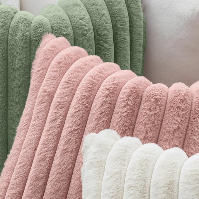 MIULEE Faux Fur Decorative Throw Pillow Covers 20x20 Set of 2 Blush Pink | Modern Cute Soft Plush Couch Pillows, Cozy Fluffy Cushion Covers for Sofa Bed Living Room Home Decor