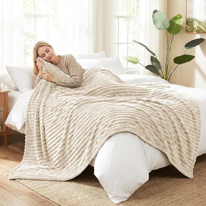HIMEET Beige Throw Blanket for Couch, 300GSM Ribbed Fleece, 50 x 60 Inches | Ultra Soft Flannel, All-Season Lightweight Warmth, Home Room Decor & Dorm Essential, Gift for Men & Women, Machine Washable
