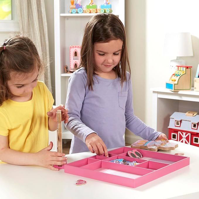 Melissa & Doug Disney Minnie Mouse & Daisy Duck Magnetic Dress-Up Wooden Dolls – Pretend Play Set (40+ pcs) Minnie Mouse Toys, Disney Dress Up Dolls for Preschoolers & Kids Ages 3+