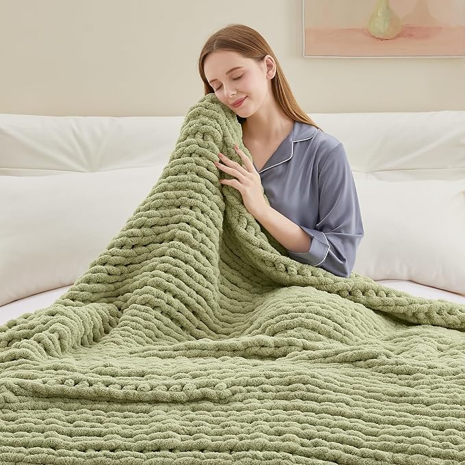 Negwoo Chunky Knit Throw Blanket, Knitted Throw Chenille Yarn, 80"*90" | Soft Thick Cable Knitted Blankets, Handmade Big Thick Blanket, Machine Washable Cute Comfy Blanket for Home Decor,Light green