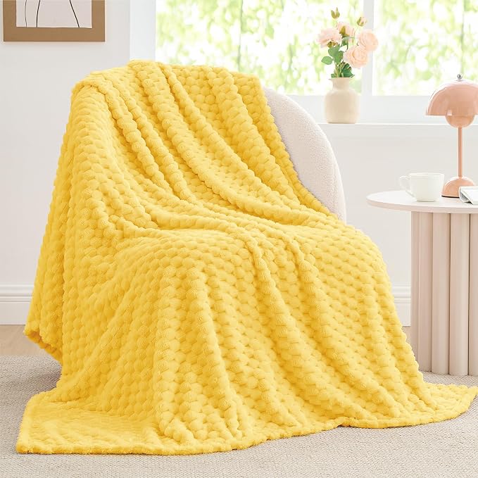 BEDELITE Light Yellow Throw Blanket for Couch, Soft Cozy Gifts for Women | 3D Jacquard Decorative Fleece Blanket, Super Soft Plush Throws, Cute Birthday Gift for Women, Suitable for All Seasons, 50*60