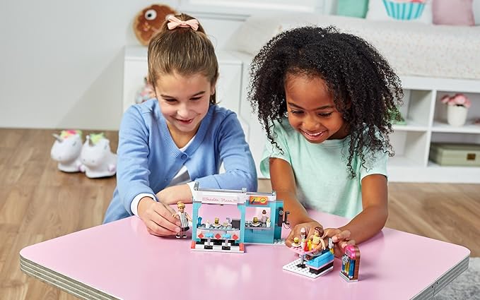 Mega Construx American Girl Maryellen's Seaside Diner Building Set
