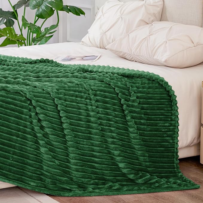 BEDELITE Ribbed Jacquard Dark Green Blankets Queen Size for Bed, 90x90 Inch | Soft Warm Decorative Fluffy Blanket, Cozy Fuzzy Lightweight Plush Fleece Throw Blankets for Bed, Room Decor, Gift for Women