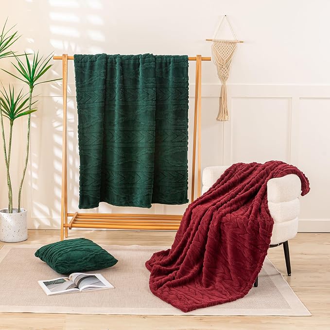 YUSOKI Sherpa Fleece Large Throw Blanket, Forest Green, 50"x65" | 3D Stylish Design,320GSM, Non-Shedding, Lightweight for All Season Use, stays fluffy after repeated washes, Perfect Gifts