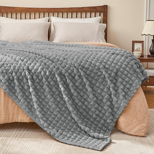 BEDELITE Grey Checked Fleece King Size Throw Blankets for Bed, 108x90 Inch | Soft Warm Fuzzy Fluffy Blanket for Bed Sofa, Lightweight Plush Cozy Blankets for Home Room Decor, Gift for Women, All Season