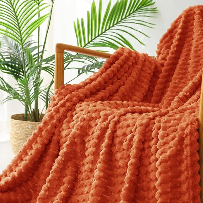 Exclusivo Mezcla 3D Fleece Queen Size Blanket for Bed, Burnt Orange | Extra Soft Fuzzy Plush Lightweight Bed Blankets, Cozy Fluffy Decorative Blankets for All Seasons, 90x90 Inches