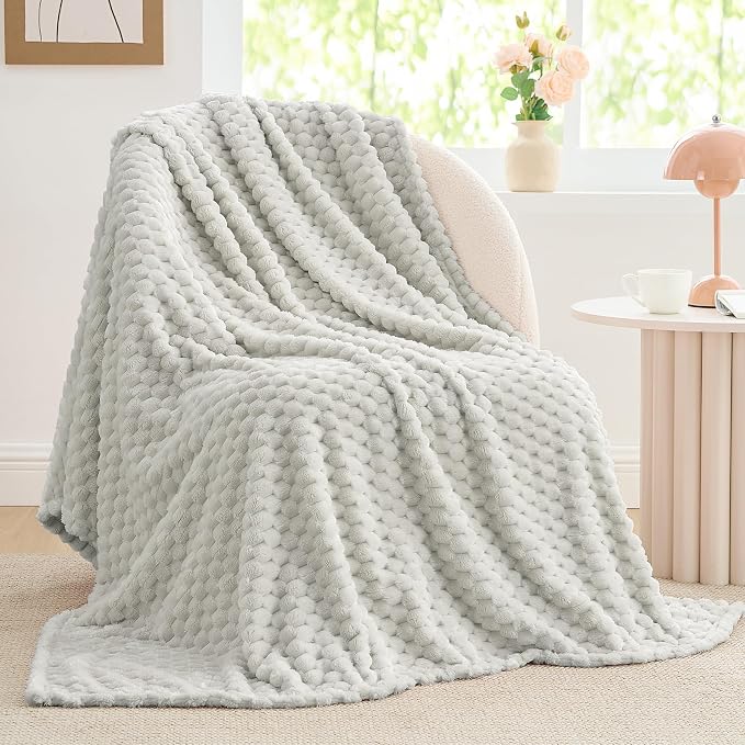 BEDELITE Light Grey Twin Blanket for Couch, Soft Cozy Gift for Women, 60*80 | 3D Jacquard Decorative Fleece Blanket, Super Soft Plush Throws, Cute Birthday Gift for Women & Men, Suitable for All Seasons