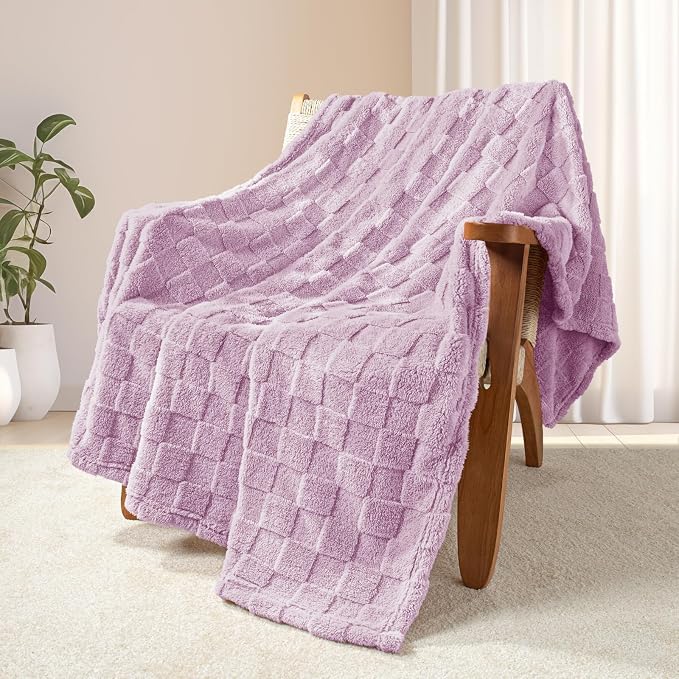 Exclusivo Mezcla 3D Checkered Fleece Throw Blanket for Couch, Light Purple | Super Soft and Cozy Fluffy Throw, Lightweight and Breathable, Cute Fuzzy Blanket for Sofa, Home Decor, All Season, 50"x60"