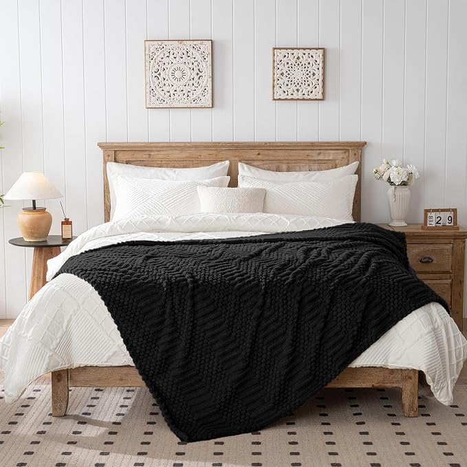 Black Throw Blanket - Soft & Fluffy Fleece, Cute & Aesthetic, Perfect for Sofa, Couch, Chair, Bed, Living Room & Bedroom, All-Season Use, Plush & Cozy Decorative Blanket 50x60