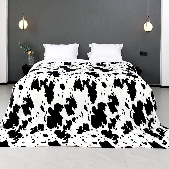 Fleece King Size Blankets for Bed Black and White Lightweight Large Soft Bed Blanket Decorative Fuzzy King Blanket for All Season 108x90 Inches