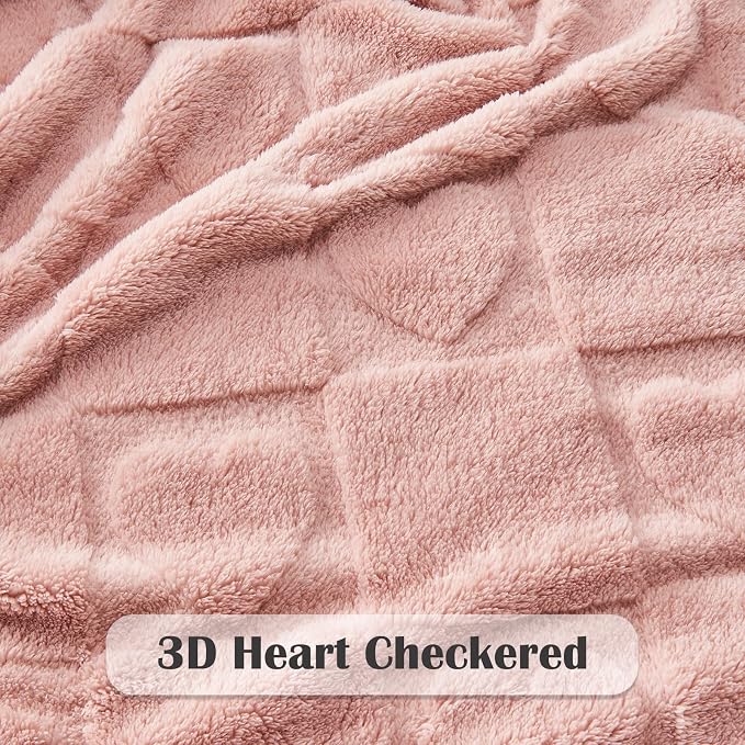 NEWCOSPLAY 3D Heart Checkered Flannel King Blanket, Pink Love, 90"x110" | Super Soft Cute Lightweight Decorative Premium Silky Fleece Blanket for Couch Sofa Bed, Gift for Women Men, All Season Use