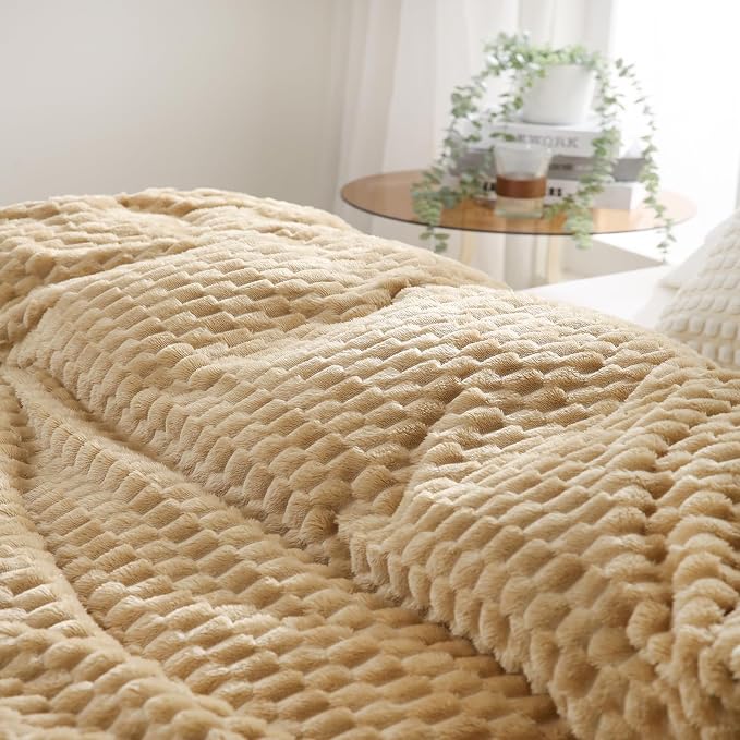 Puncuntex Beige Throw Blanket 50"×60" inches Fuzzy 3D Jacquard Decorative | Flannel Fleece Super Soft Plush Cozy Blanket for Couch Sofa Chair Lightweight,khaki