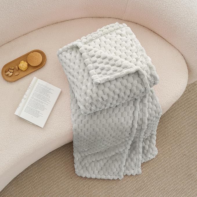 BEDELITE Light Grey Twin Blanket for Couch, Soft Cozy Gift for Women, 60*80 | 3D Jacquard Decorative Fleece Blanket, Super Soft Plush Throws, Cute Birthday Gift for Women & Men, Suitable for All Seasons