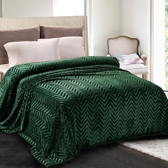 Whale Flotilla Flannel Fleece Fall Bed Blanket Twin Size, Emerald Green | Lightweight Breathable Soft Bedspread, Plush Fluffy Coverlet Chevron Design Decorative Blanket for Home Life, 60x80 Inch