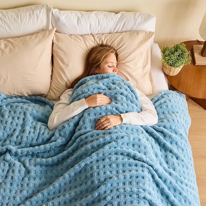 NEWCOSPLAY 3D Waffle Checkered Flannel King Blanket, Blue, 90"x110" | Super Soft Cute Lightweight Decorative Premium Silky Fleece Blanket for Couch Sofa Bed, Gift for Women Men, All Season Use