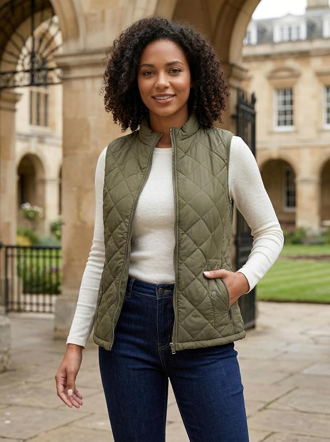 Fuinloth Women's Quilted Vest Lightweight Puffer Stand Collar Zip Gilet | 4 pockets with 2 inner storage. Quilted padded warm gilet. Fall winter outerwear layering vest for travel hiking daily wear.