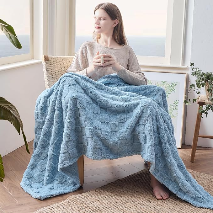 NEWCOSPLAY 3D Checkered Flannel Throw Blanket, Blue Checkered, 50"x70" | Super Soft Cute Lightweight Decorative Premium Silky Fleece Blanket for Couch Sofa Bed, Gift for Women Men, All Season Use