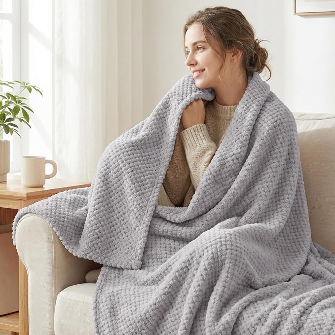 Exclusivo Mezcla Soft Waffle Fleece Bed Blanket Twin Size, Light Grey | Lightweight Plush Blanket for Bed, Couch, Sofa, Cozy Fluffy Design for Bedroom, Guest Room, All Season, 60x80 Inches