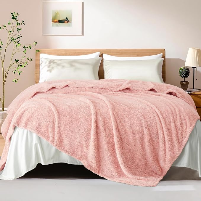 Exclusivo Mezcla Fleece Bed Blankets Queen Size for Bed, 90" x 90" | Super Soft and Cozy Fluffy Blanket for Women, Lightweight and Fuzzy Bedding for Bedroom , All Season, Light Pink