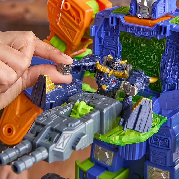 Transformers CYBERWORLD Scorponok Strike Battle Set, Converting Action Figure Playset with Lights and Sounds, Robot Toys for Boys and Girls 6 and Up