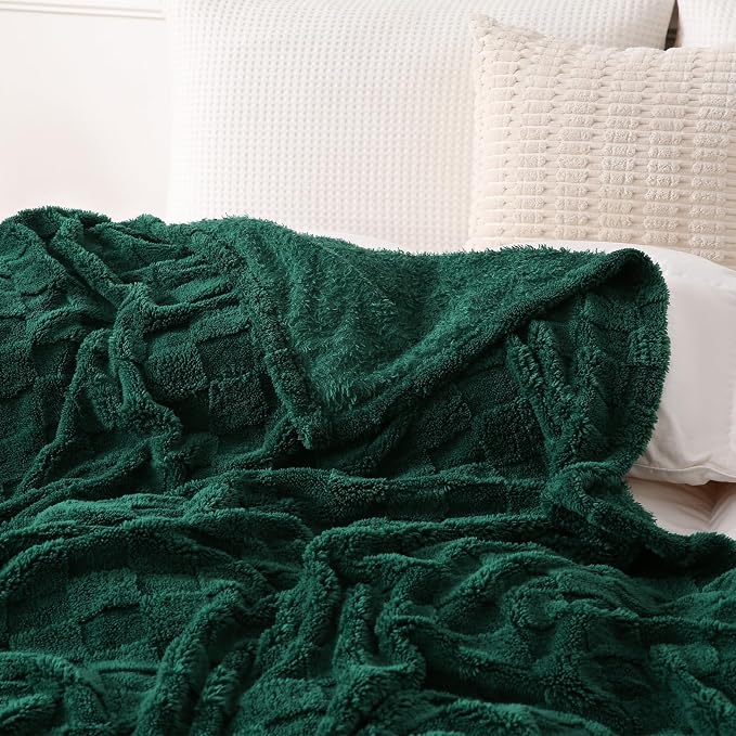 Dark Green Fleece Throw Blanket 50”×70”Checkered Design for Couch | Super Soft Cozy Plush Microfiber 3D Square Pattern Flannel Blanket for Sofa Bed Lightweight for Adults,Women