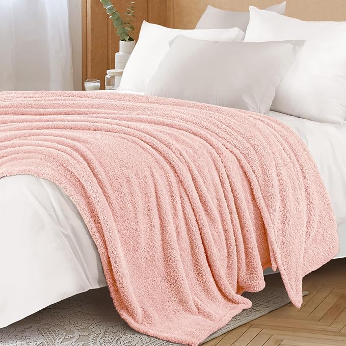 Exclusivo Mezcla Fleece Bed Blankets Queen Size for Bed, 90" x 90" | Super Soft and Cozy Fluffy Blanket for Women, Lightweight and Fuzzy Bedding for Bedroom , All Season, Light Pink