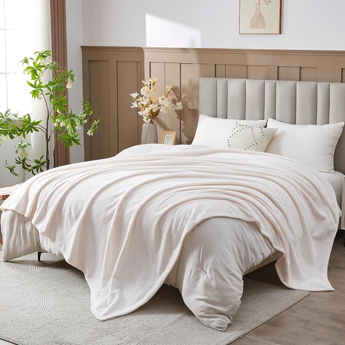 NEWCOSPLAY Fleece Leaves Pattern King Blanket, Ivory, 90"x110" | Super Soft Throw Blanket, Lightweight Cozy Bed Sofa Blanket, Premium Silky Flannel Fleece, Travel Blanket for All Season Use