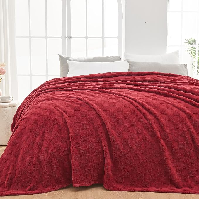 NEWCOSPLAY 3D Checkered Flannel King Blanket, Red Checkered, 90"x110" | Super Soft Cute Lightweight Decorative Premium Silky Fleece Blanket for Couch Sofa Bed, Gift for Women Men, All Season Use