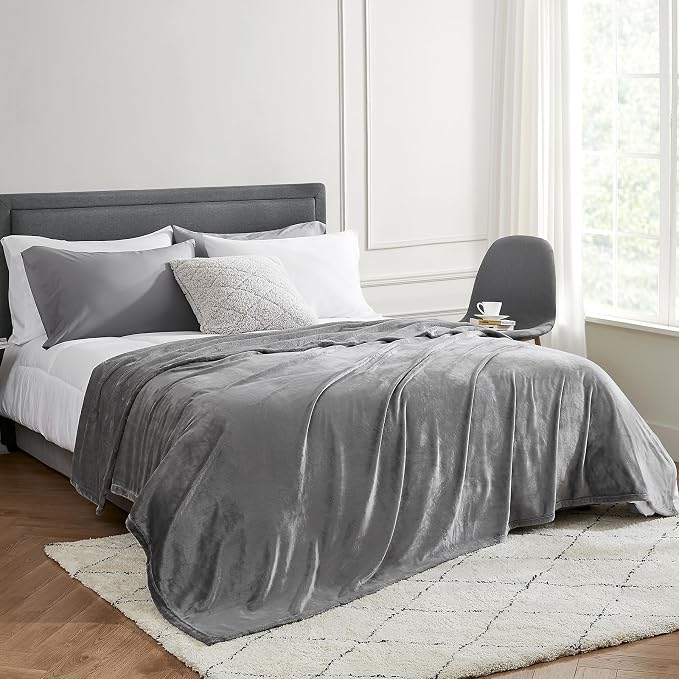Hansleep Throw Grey Fleece Blanket, Soft Flannel Bed Blanket | Fuzzy Cozy Blanket 50x60 Inches, Multi-use for Bed, Sofa, Couch, Travel, Camping, All Season Warm Lightweight Cover