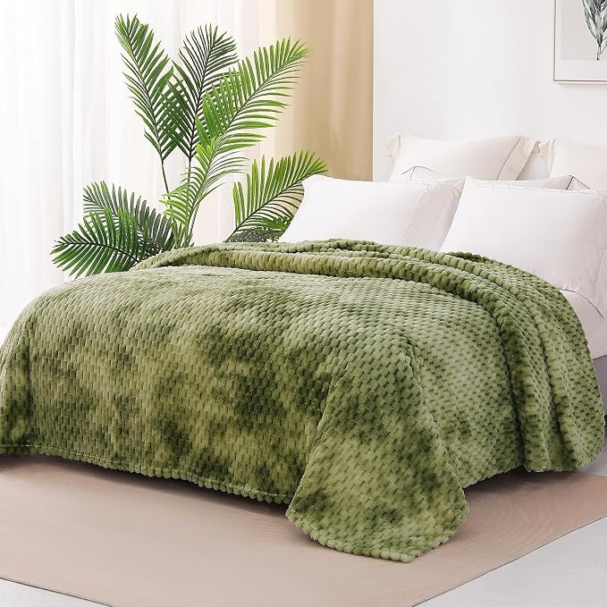 Exclusivo Mezcla 3D Fleece Twin Size Blanket for Bed, Tie-dye Olive | Extra Soft Fuzzy Plush Lightweight Bed Blankets, Cozy Fluffy Decorative Blankets for All Seasons, 60x80 Inches