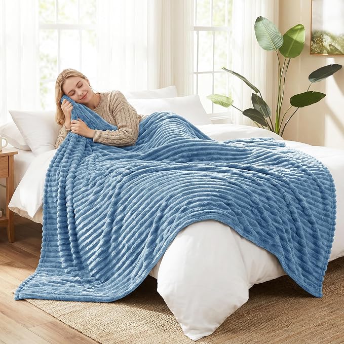 HIMEET Grayish Blue Twin Blanket for Bed, 300GSM Ribbed Fleece, 60 x 80 in | Ultra Soft Flannel, All-Season Lightweight Warmth, Bed Layering Pick & Dorm Essential, Gift for Men & Women, Machine Washable