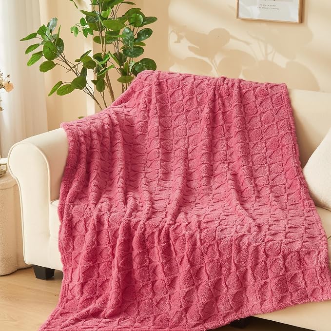 NEWCOSPLAY 3D Heart Checkered Flannel Throw Blanket, Coral Pink, 50"x70" | Super Soft Cute Lightweight Decorative Premium Silky Fleece Blanket for Couch Sofa Bed, Gift for Women Men, All Season Use