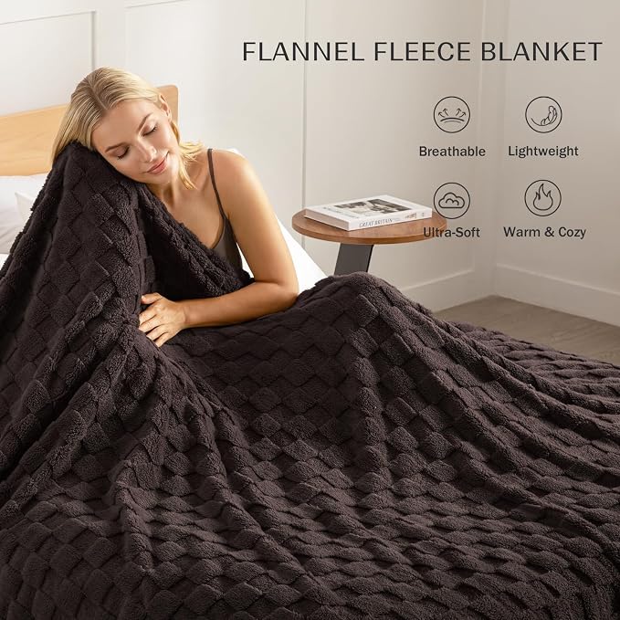 Exclusivo Mezcla 3D Checkered Fleece Queen Blanket for Bed, Coffee | Super Soft and Cozy Fluffy Blanket, Lightweight, Breathable, Decorative Blanket for Living Room, Bedroom, All Season, 90"x90"