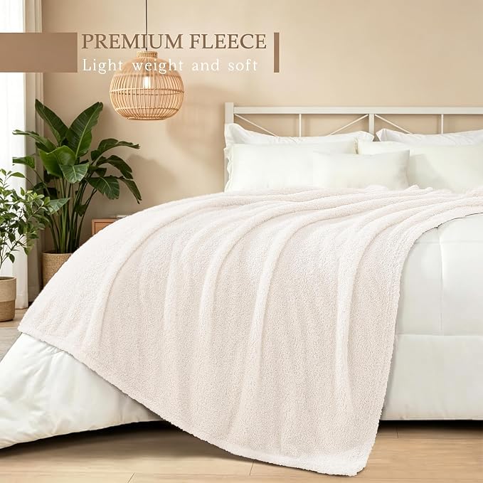 Exclusivo Mezcla Fleece Bed Blankets King Size for Bed, 90" x 104" | Super Soft and Cozy Fluffy Blanket for Women, Lightweight and Fuzzy Large Blanket for Bedroom , All Season, White