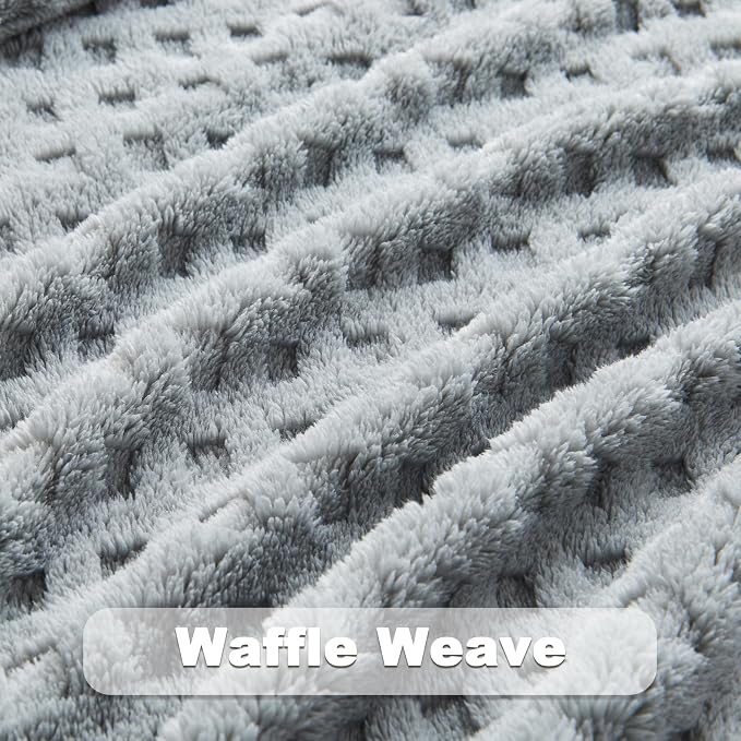 NEWCOSPLAY 3D Waffle Checkered Flannel King Blanket, Light Grey, 90"x110" | Super Soft Cute Lightweight Decorative Premium Silky Fleece Blanket for Couch Sofa Bed, Gift for Women Men, All Season Use
