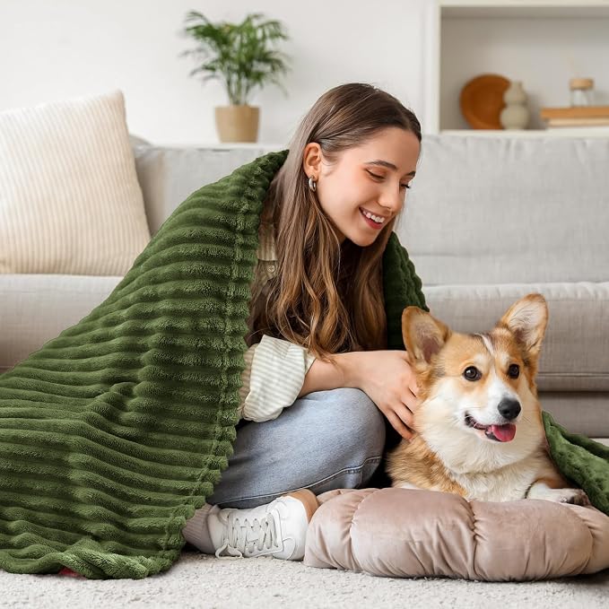 BEDELITE 3D Ribbed Jacquard Moss Fleece Throw Blanket for Couch, 50x60 Inch | Soft Warm Decorative Fluffy Blanket, Cozy Plush Lightweight Fuzzy Throw Blanket for Bed Sofa Home Room Decor, Gift for Women