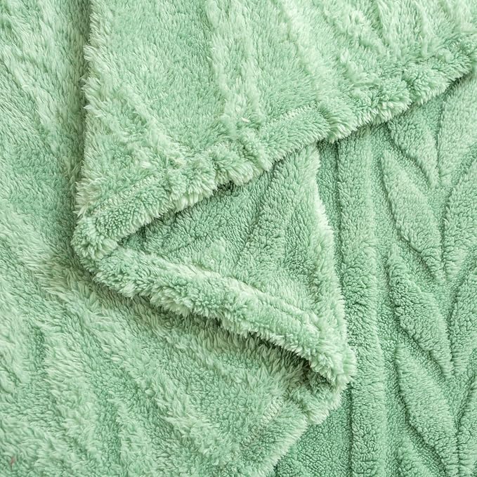 YUSOKI Sherpa Fleece Queen Size Blanket, Sage Green, 90"x90" | 3D Stylish Design,320GSM, Non-Shedding, Lightweight for All Season Use, stays fluffy after repeated washes, Perfect Gifts