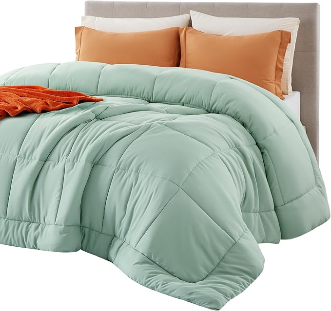 Bedsure Comforter Duvet Insert - Quilted Comforters Twin XL Size, All Season Duvet, GentleSoft Down Alternative Bedding Blanket, with 8 Tabs, Gifts for Women/Men, Sage Green, Twin XL 92 x 68 Inches