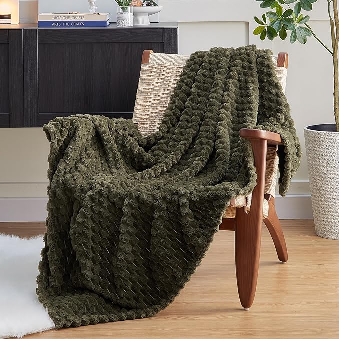 EXQ Home Fleece Blanket Twin Size for Couch or Bed - 3D Imitation Turtle Shell Jacquard Decorative Blankets - Cozy Soft Fuzzy Flannel Blanket Suitable for All Seasons(60"×80",Moss Green)