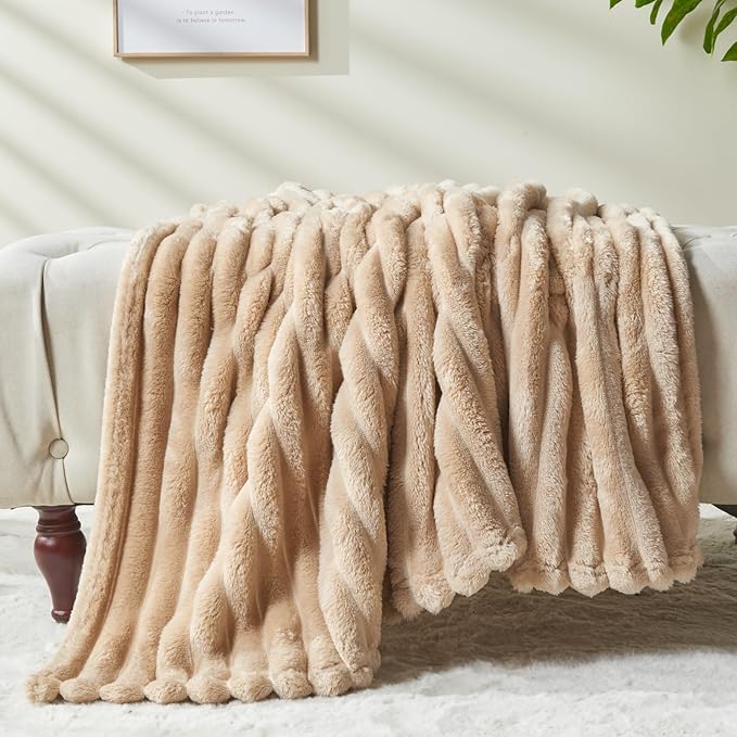NEWCOSPLAY Super Soft Queen Blanket Brown Premium Silky Flannel Fleece 3D Ribbed Jacquard Lightweight Bed Blanket All Season Use (Brown Ribbed, Queen(90"x90"))