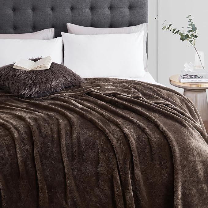 Hansleep Throw XL Brown Fleece Blanket, Soft Flannel Bed Blanket | Fuzzy Cozy Blanket 50x70 Inches, Multi-use for Bed, Sofa, Couch, Travel, Camping, All Season Warm Lightweight Cover
