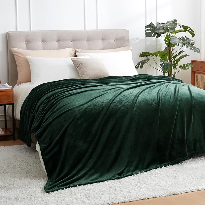 Hansleep Queen Dark Green Fleece Blanket, Soft Flannel Bed Blanket | Fuzzy Cozy Blanket 90x90 Inches, Multi-use for Bed, Sofa, Couch, Travel, Camping, All Season Warm Lightweight Cover