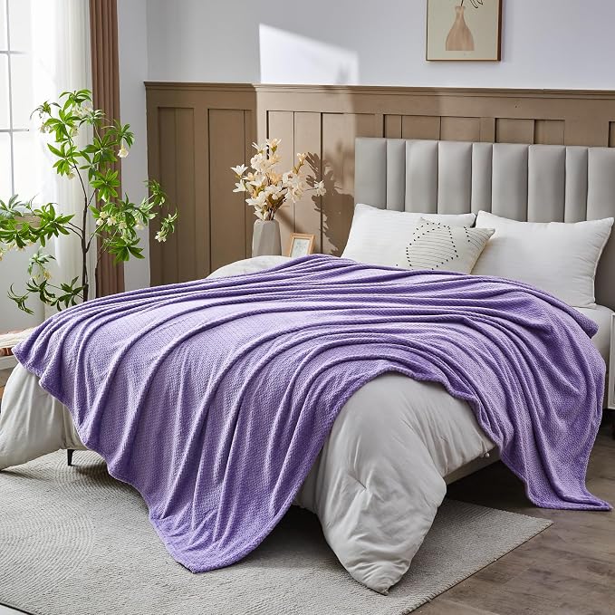 NEWCOSPLAY Fleece Leaves Pattern Queen Blanket, Lavender, 90"x90" | Super Soft Throw Blanket, Lightweight Cozy Bed Sofa Blanket, Premium Silky Flannel Fleece, Travel Blanket for All Season Use
