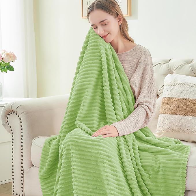 BEDELITE Ribbed Jacquard Green Fleece Twin Blanket for Bed, 60x80 Inch | Soft Warm Decorative Fluffy Blanket, Cozy Plush Lightweight Fuzzy Throw Blanket for Couch Sofa Room Decor, Gift for Women