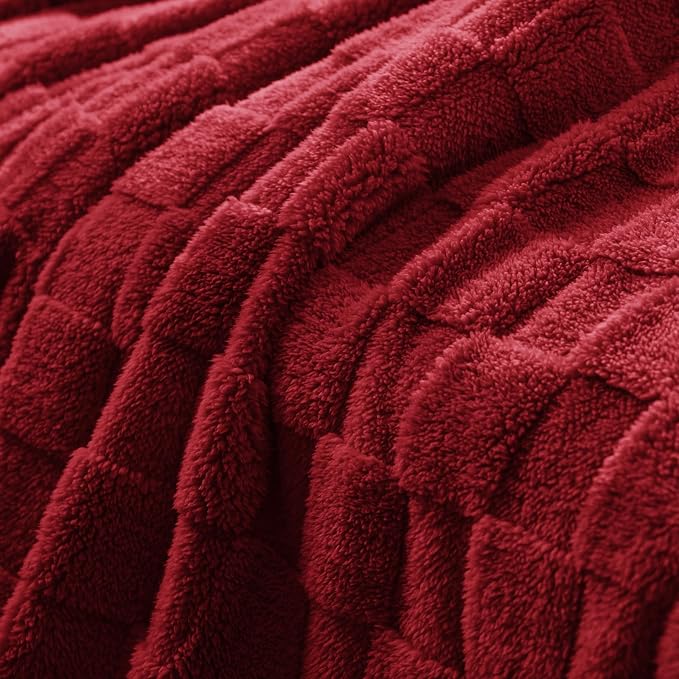 Exclusivo Mezcla 3D Checkered Fleece King Blanket for Bed, Burgundy | Super Soft and Cozy Fluffy Blanket, Lightweigh and Breathable Blanket for Living Room, Bedroom, Decor, All Season, 104"x90"