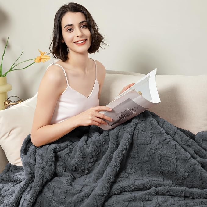 Aganear Fleece Throw Blanket for Couch Sofar 50"x60" Grey | Lightweight Fuzzy Throw,Warm Gift for Women,Christmas,Housewarming,Soft,Boho Design for Room Home Decor,All-Season Use