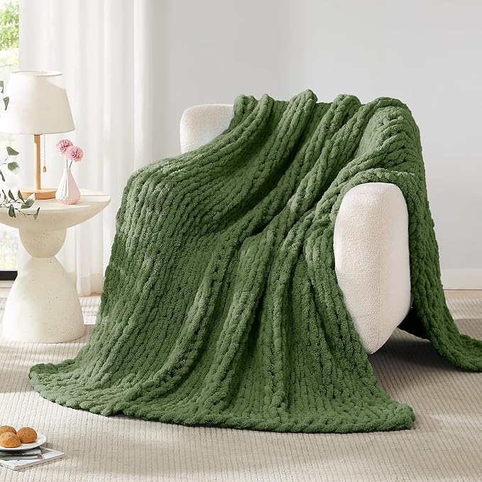 L'AGRATY Chunky Knit Throw Blanket for Couch, 60 x 80 Inches, Moss Green | Handmade Chenille Crochet Blanket for Sofa Bed, Thick Cable Knitted Blankets for Room Home Decor, Birthday Gift for Women Mom