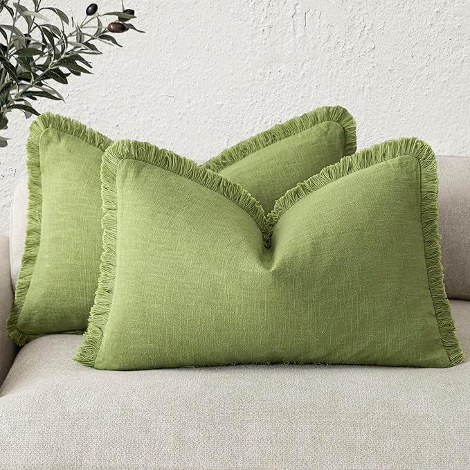 Foindtower Set of 2 Decorative Linen Fringe Lumbar Throw Pillow Covers Boho Farmhouse Cushion Cover with Tassels Soft Accent Pillowcase for Couch Sofa Bed Living Room Home Decor,12×20 Inch,Lush Green