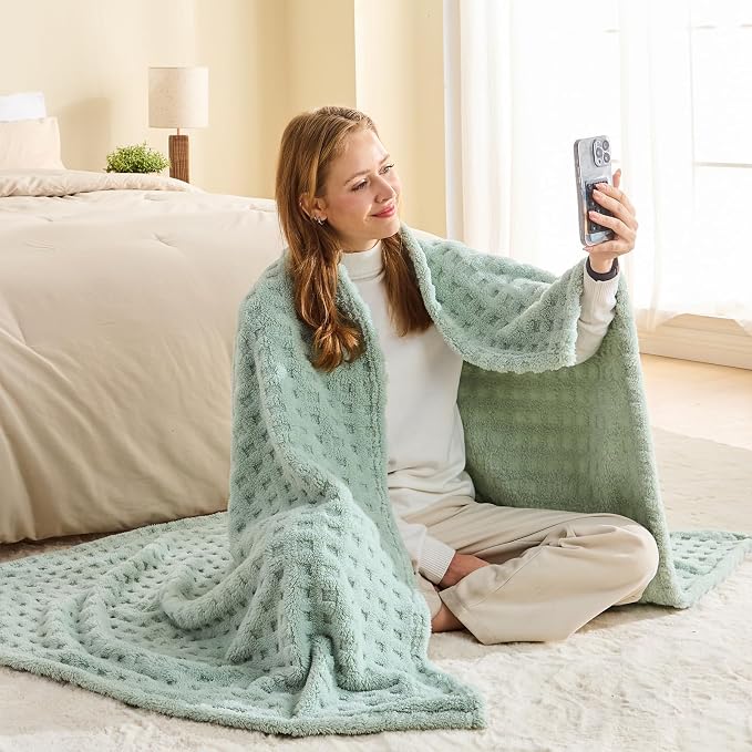 NEWCOSPLAY 3D Waffle Checkered Flannel Twin Blanket, New Sage, 60"x80" | Super Soft Cute Lightweight Decorative Premium Silky Fleece Blanket for Couch Sofa Bed, Gift for Women Men, All Season Use