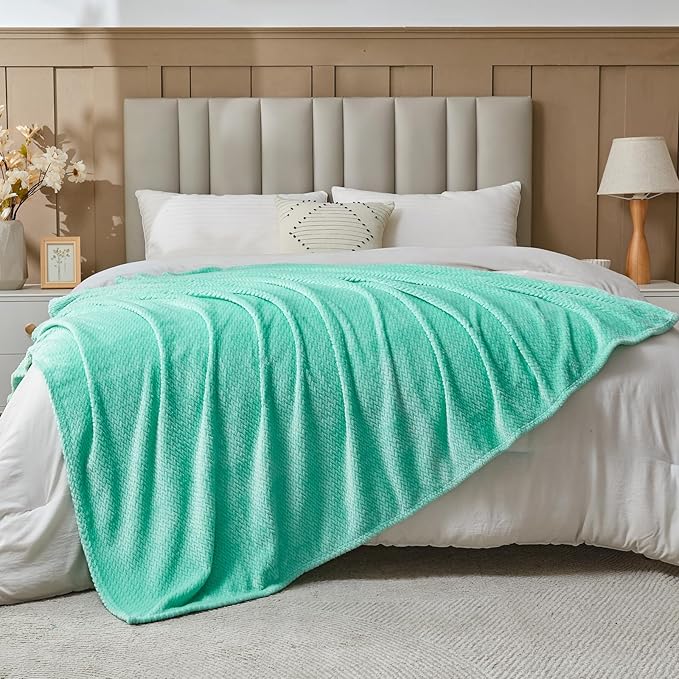 NEWCOSPLAY Fleece Leaves Pattern Twin Blanket, Aqua, 60"x80" | Super Soft Throw Blanket, Lightweight Cozy Bed Sofa Blanket, Premium Silky Flannel Fleece, Travel Blanket for All Season Use